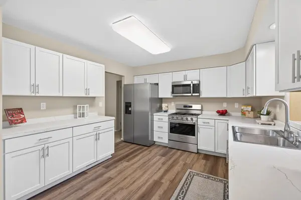 3240 Niagara LN N, Plymouth, MN 55447