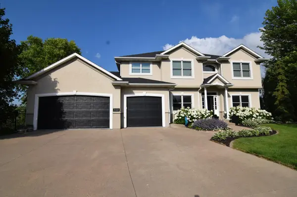 19328 Ireland CT, Lakeville, MN 55044
