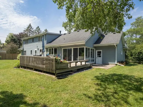 2500 Fernwood ST, Roseville, MN 55113