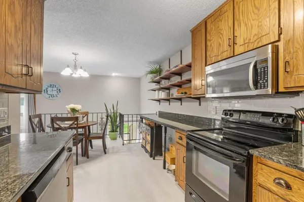 8545 Maplebrook Pkwy N, Brooklyn Park, MN 55445
