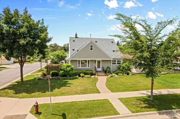 1561 Chamber ST, Saint Paul, MN 55106