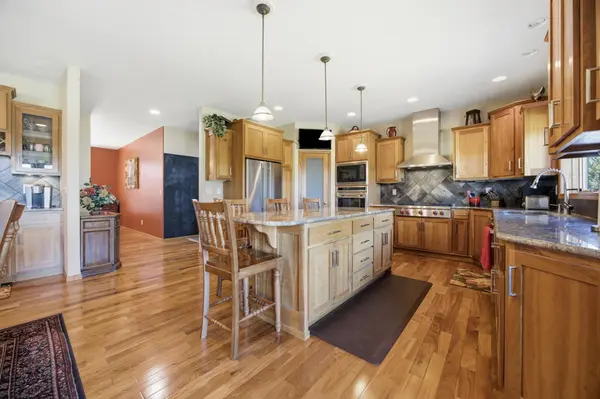 7019 Maple LN, Horace, ND 58047
