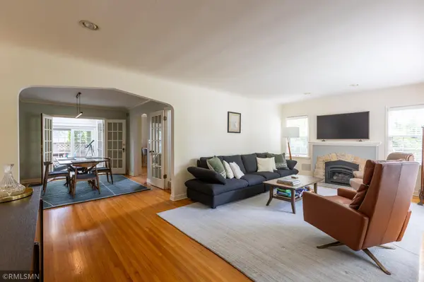 581 Montrose LN, Saint Paul, MN 55116