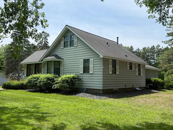 8428 Eastwood RD, Mounds View, MN 55112