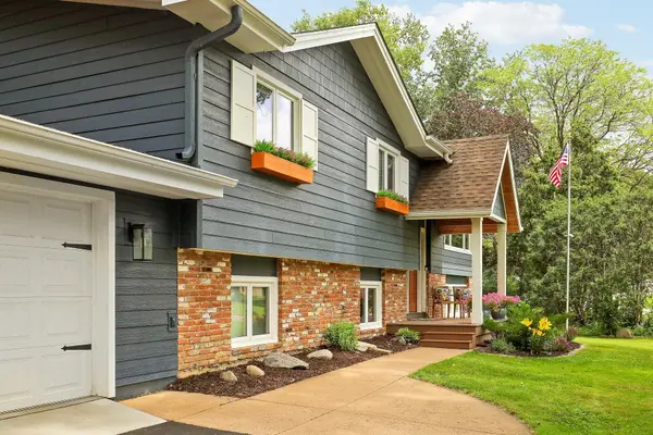 193 Ridgeview DR, Wayzata, MN 55391