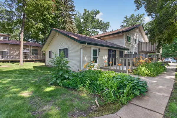 2755 Upland LN N, Plymouth, MN 55447