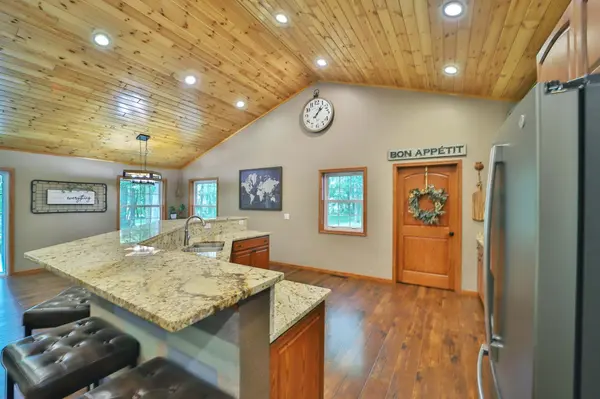 2311 E River RD, Motley, MN 56466
