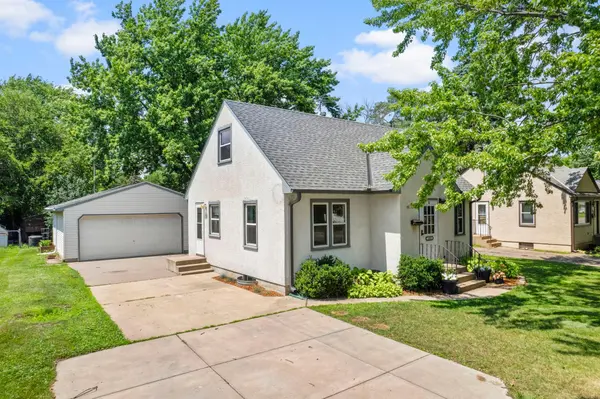 1033 Dayton AVE, Saint Paul Park, MN 55071