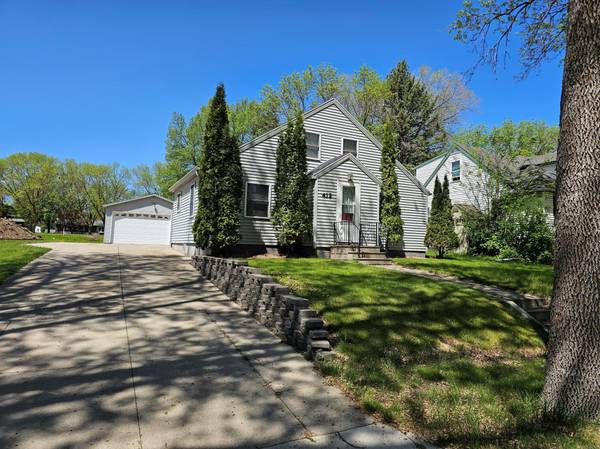 412 14th ST SE, Willmar, MN 56201