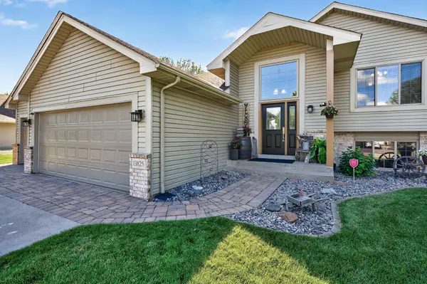 13825 Mallard TRL, Rogers, MN 55374