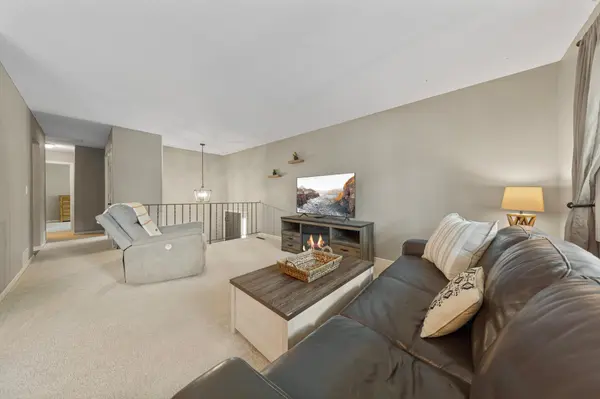 6856 Macbeth CIR, Woodbury, MN 55125