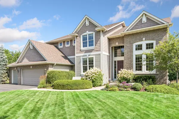 7569 Ridgeview PT, Chanhassen, MN 55317