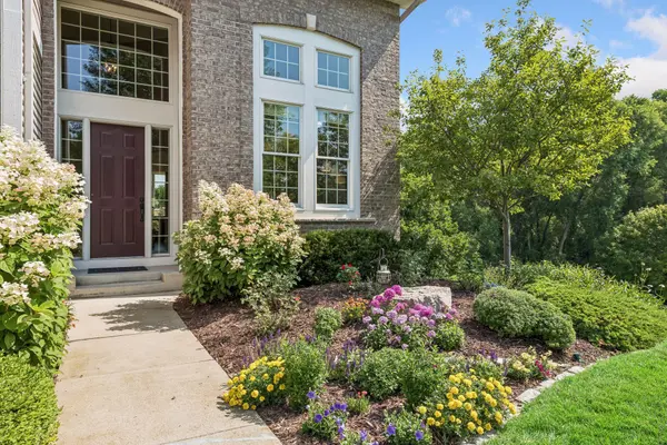 7569 Ridgeview PT, Chanhassen, MN 55317