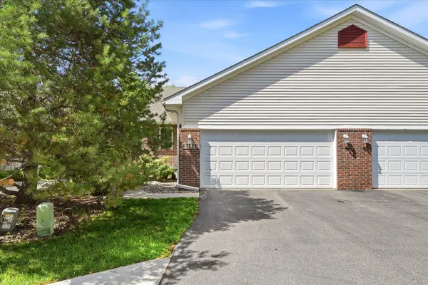 2446 Autumn Ridge CT, Chanhassen, MN 55317