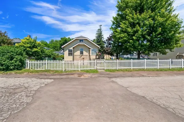 3209 Chestnut ST, Duluth, MN 55806