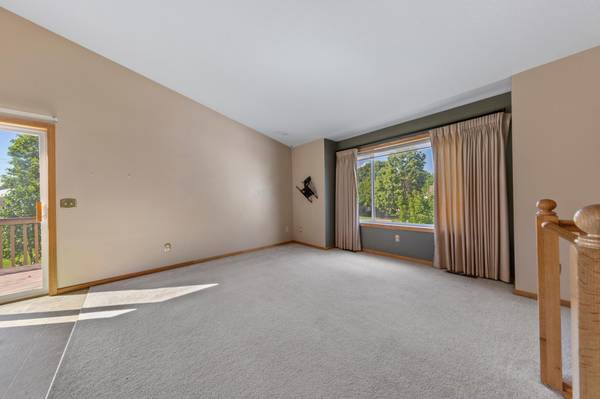 1320 S Trail DR, Faribault, MN 55021
