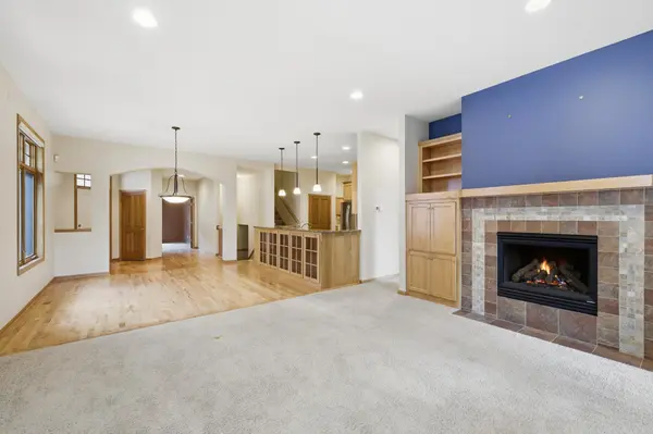 8117 Xerxes CIR, Bloomington, MN 55431