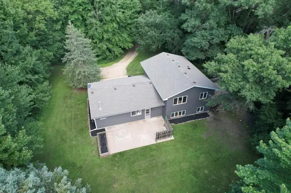 4926 Shady LN, North Branch, MN 55056