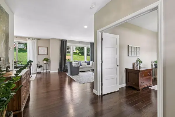 20352 Hampton AVE, Lakeville, MN 55044