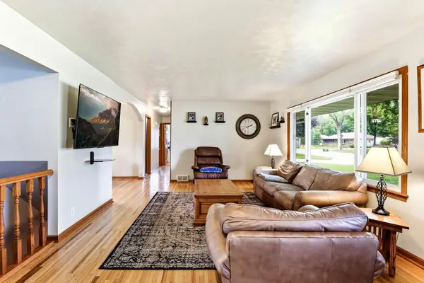 8758 Hamlet AVE S, Cottage Grove, MN 55016