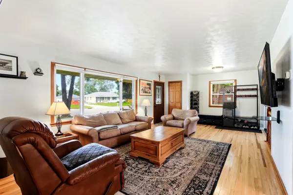 8758 Hamlet AVE S, Cottage Grove, MN 55016