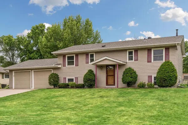 10424 Zion ST NW, Coon Rapids, MN 55433