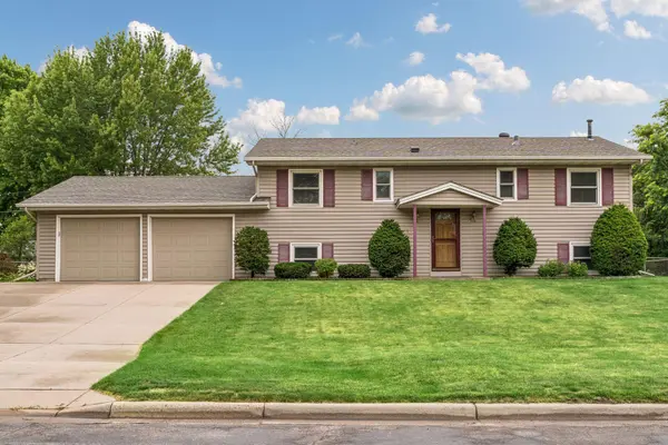 10424 Zion ST NW, Coon Rapids, MN 55433