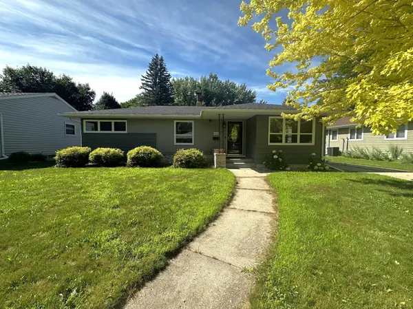 1002 Poplar AVE, Marshall, MN 56258