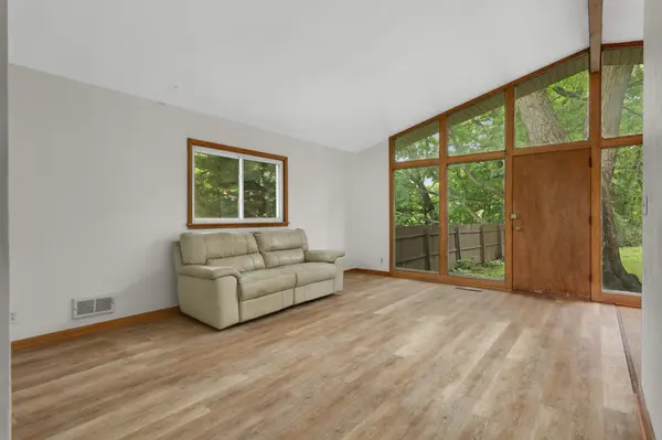 89 Flandrau PL, Saint Paul, MN 55106