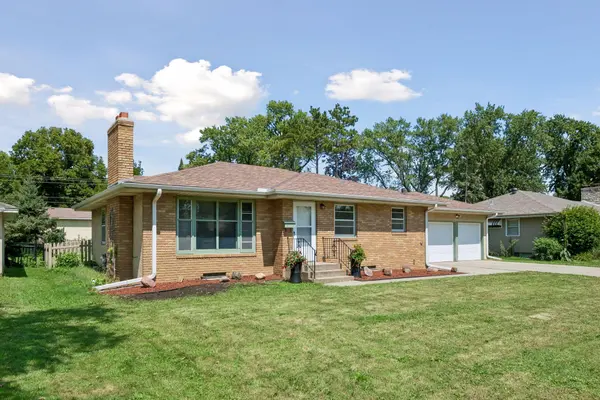 1171 Shryer AVE W, Roseville, MN 55113