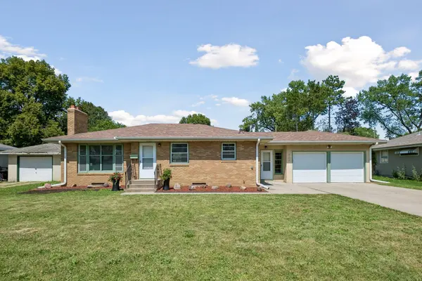1171 Shryer AVE W, Roseville, MN 55113