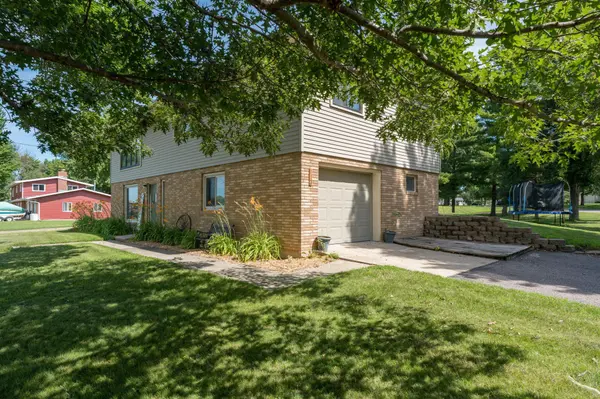 712 Pine ST, Nicollet, MN 56074