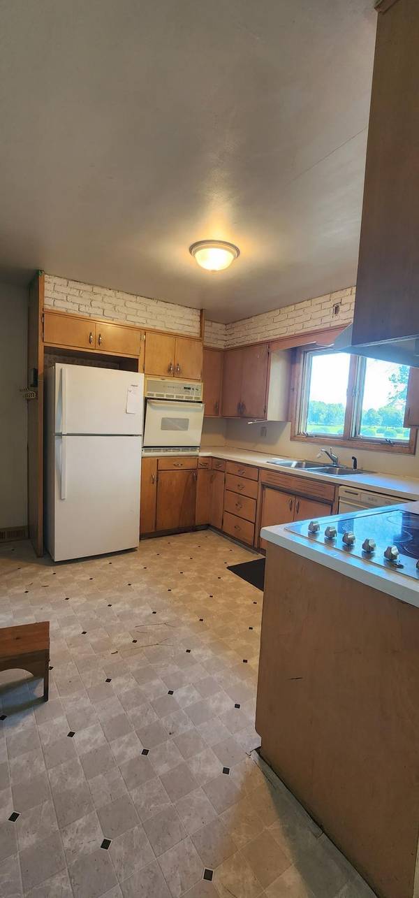 601 N Bruce ST, Marshall, MN 56258