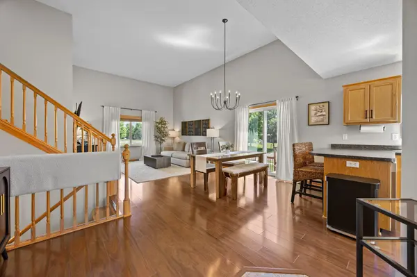 7502 Large AVE NE, Albertville, MN 55301