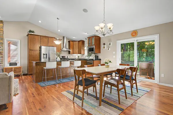 4640 Nine Mile Creek Pkwy, Bloomington, MN 55437