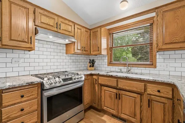 9249 Ashley TER, Brooklyn Park, MN 55443