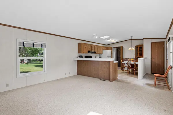2215 Sugar Pine DR, Cambridge, MN 55008