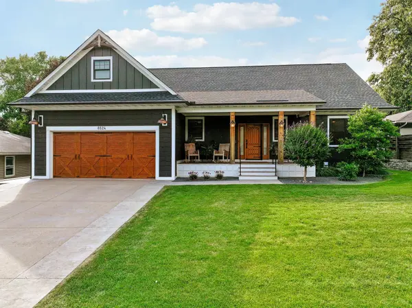 8524 Haeg DR, Bloomington, MN 55431