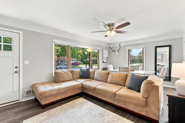 917 Westwood LN, Anoka, MN 55303