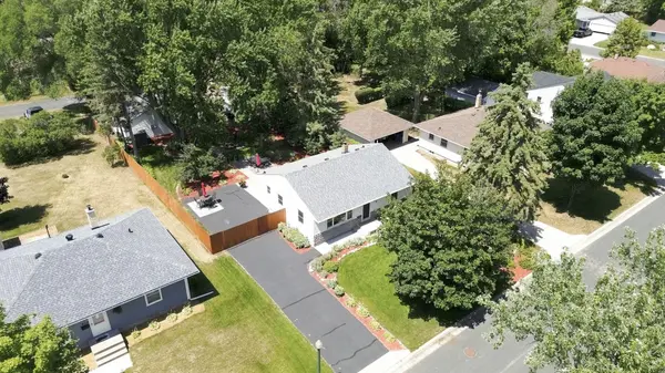 917 Westwood LN, Anoka, MN 55303