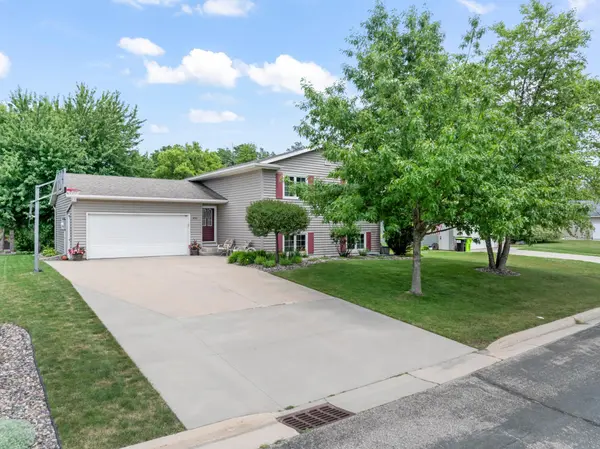 450 Lally CT, Zumbrota, MN 55992