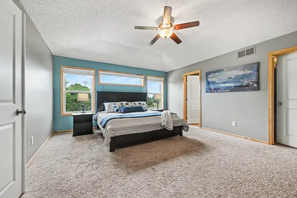 1876 Foothill TRL, Shakopee, MN 55379