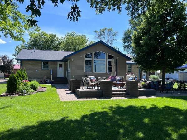 13942 Goose Isle RD,  Big Stone City,  SD 57216