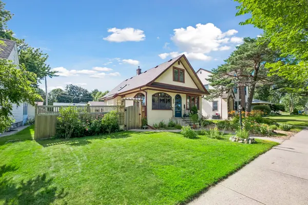 1301 Victoria ST N, Saint Paul, MN 55117