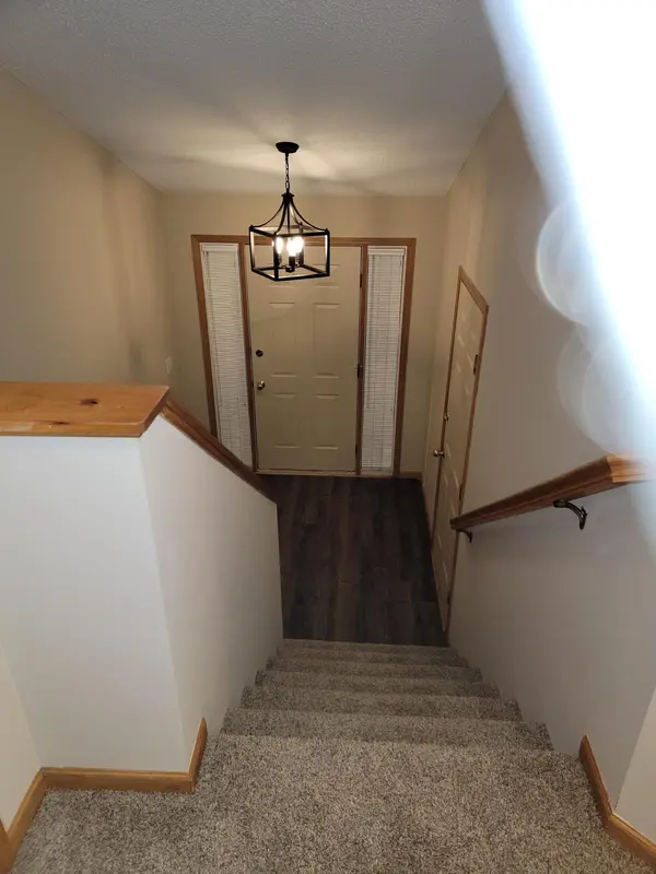 2403 Brenner CT, Roseville, MN 55113