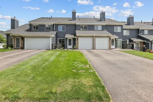 1795 Donegal DR #8, Woodbury, MN 55125