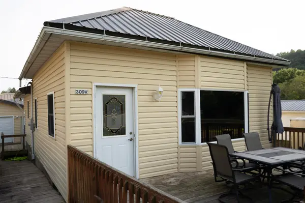 309 W Fayette ST, Readstown, WI 54652