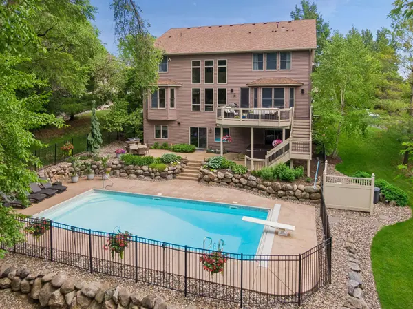 1766 Alphon DR, Victoria, MN 55386
