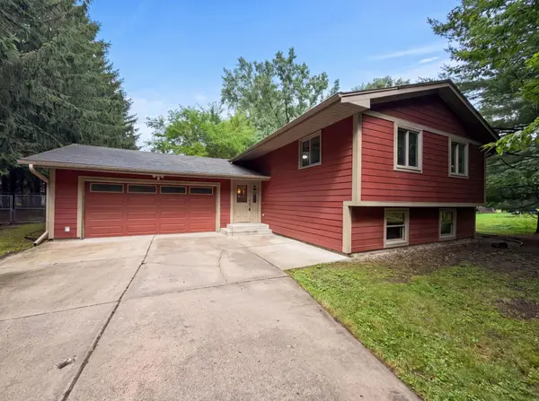 5243 Latta ST, North Saint Paul, MN 55110