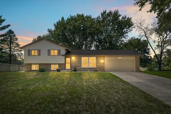 186 Cottonwood CT, Stillwater, MN 55082